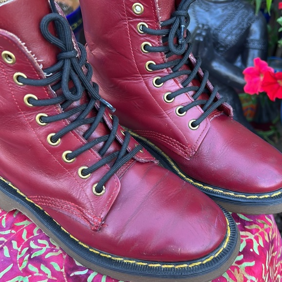 🏴 RARE FIND Dr. Martens MIE “Dr. Martens by Solovair” Vintage Boots - Picture 7 of 17